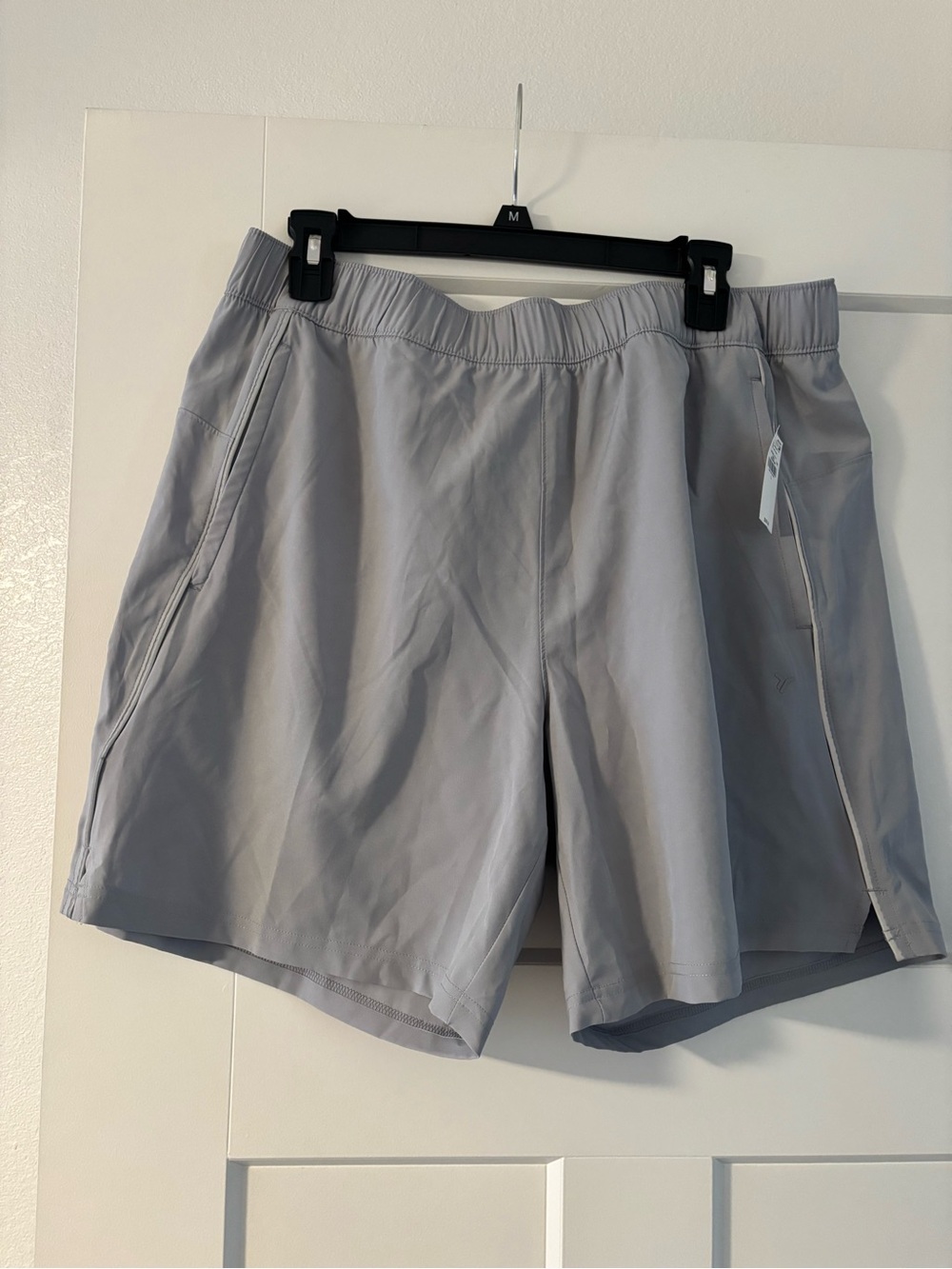 Old Navy Men’s Light Gray Athletic Shorts with Elastic Waist